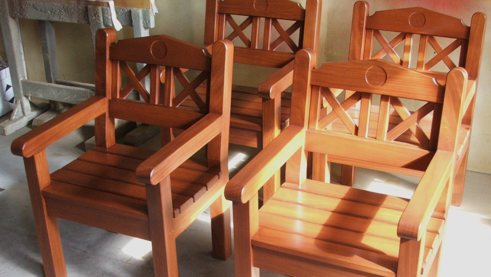 sièges RG tribune présidentielle